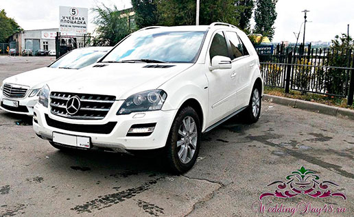 Mercedes-Benz ML-300
